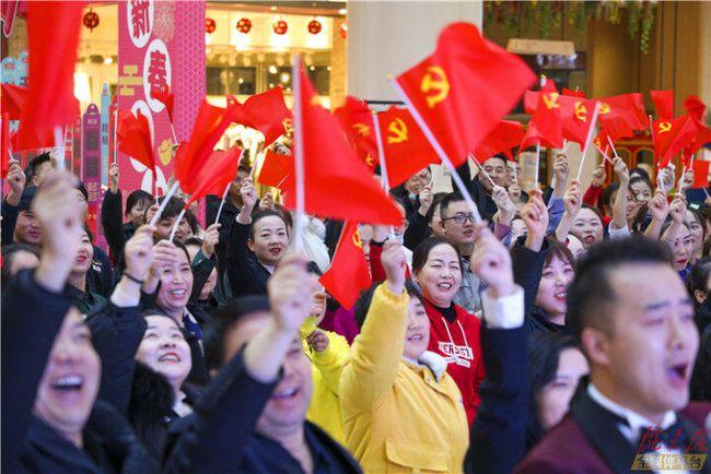 李思：一案一群聊，矛盾线上解